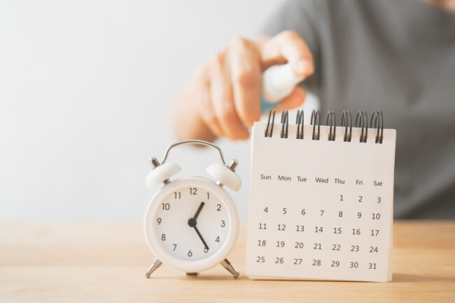 期間をあらわすカレンダーと時計