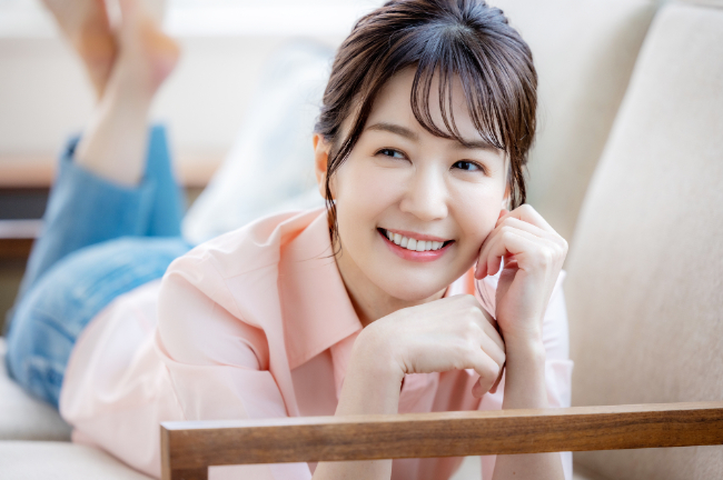 定期的なクリーニングで綺麗な口腔内を保つ女性